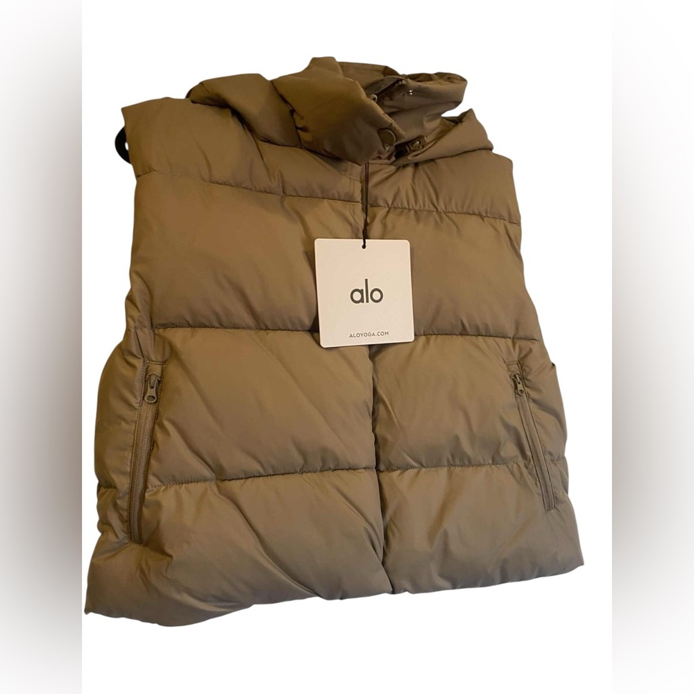 ALO Yoga Puffer Vest in Olive Green